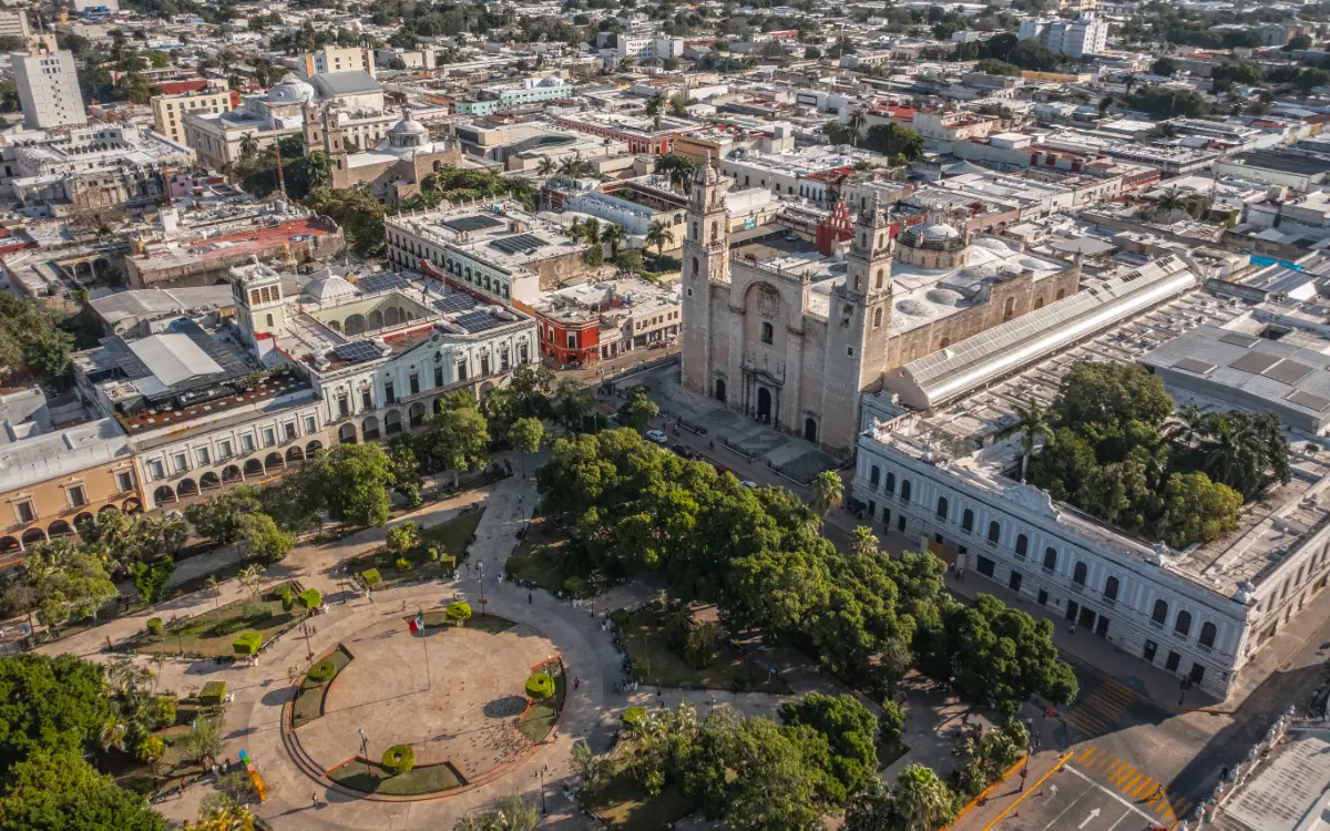 Vista aérea de la plaza grande en Mérida Yucatán